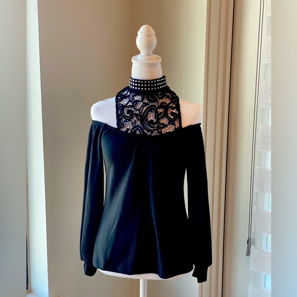 Cold shoulder and lace